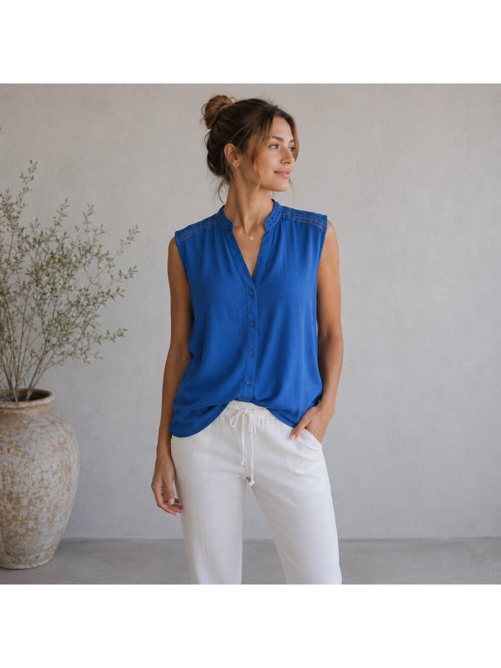 Grand & Greene NWT blue Sleeveless Top Large